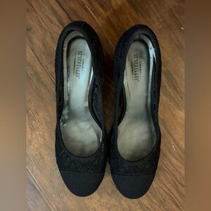 Seychelles Black Lace Cap-Toe wedge